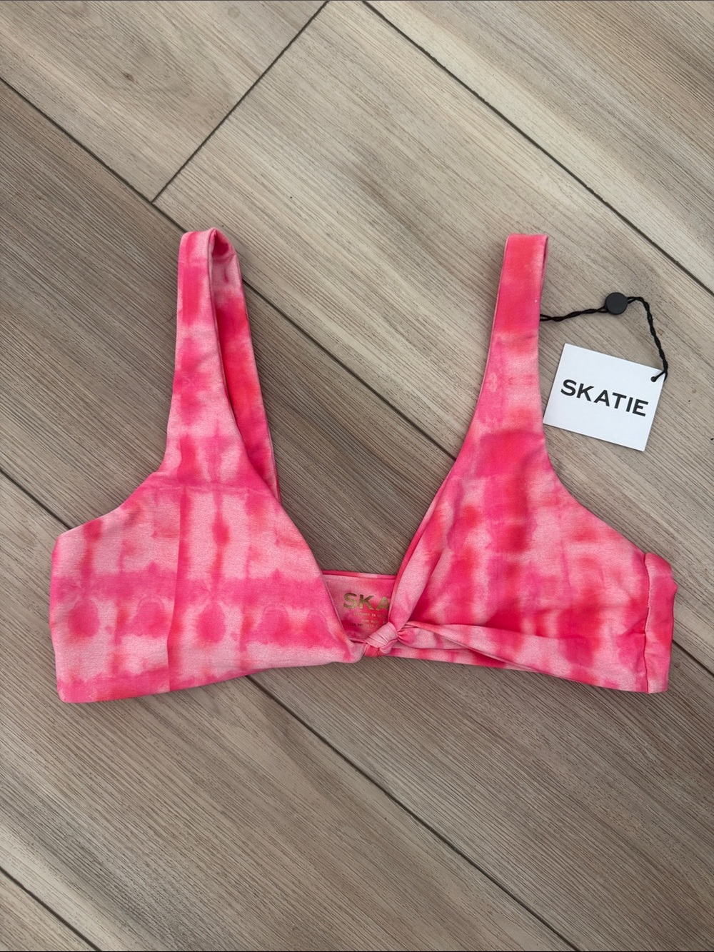 Skatie Penny  Knotted bikini top pink tie-dye Large NWT